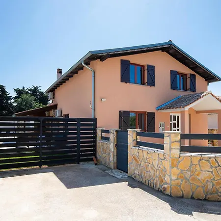 Holiday home In With Kitchenette *