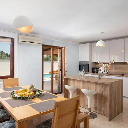 In With Kitchenette Holiday home