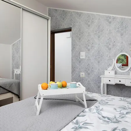 In With Kitchenette Holiday home